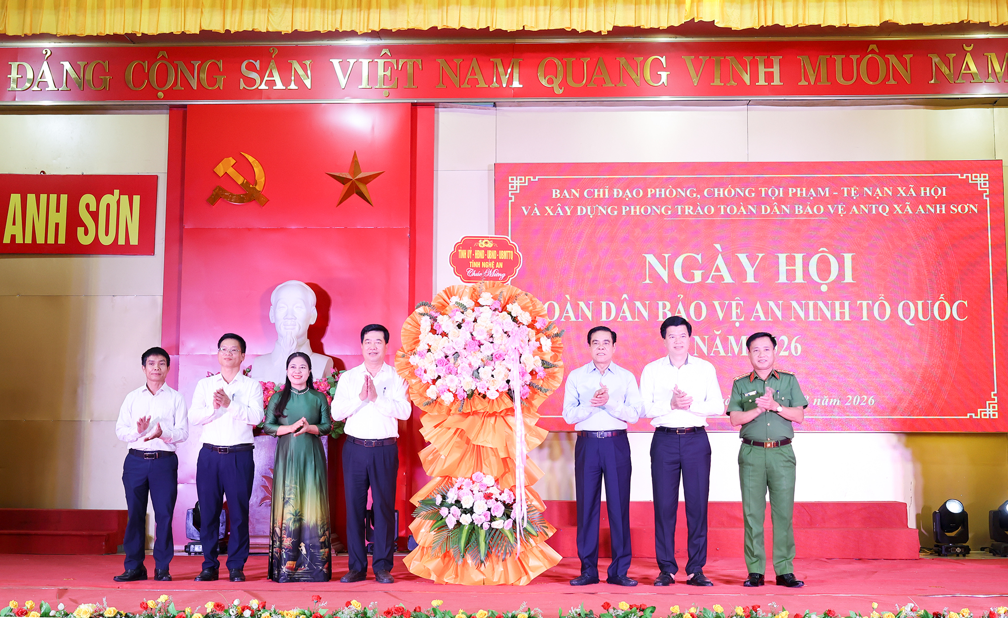 Anh-tin-bai